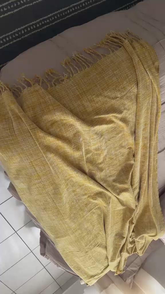 Testimonio en video (sin audio) de cliente real - Manta Ocre